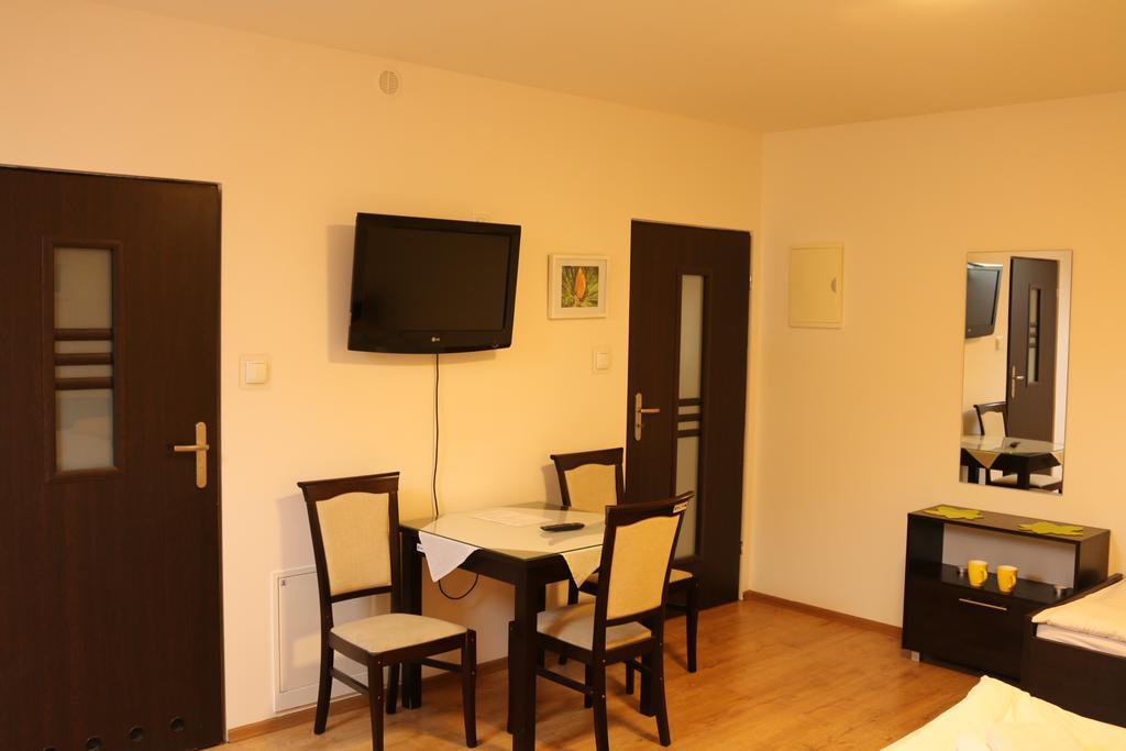 Krepiec Hotel Lachowka מראה חיצוני תמונה